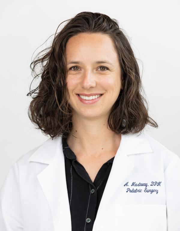 Amelia Mostovoy, DPM